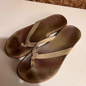 Olukai flip flops size 8